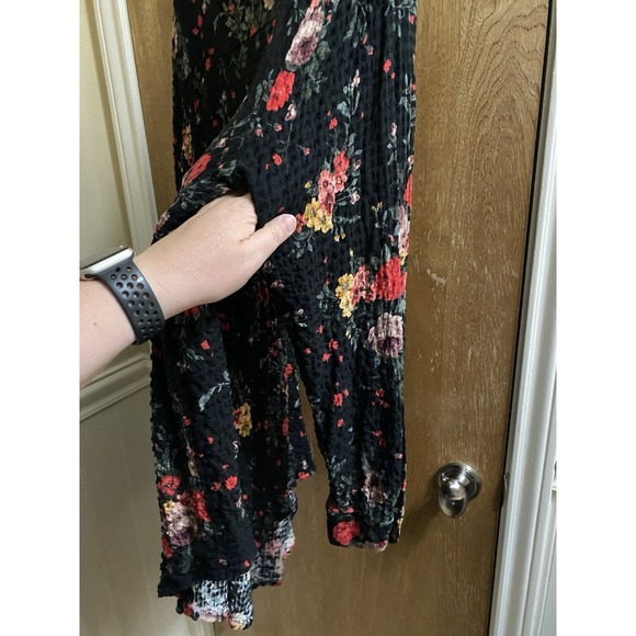 Torrid Emma Crinkle Gauze Long Sleeve Tunic Top Size 3 Black Floral Flowy Peplum - Picture 16 of 16